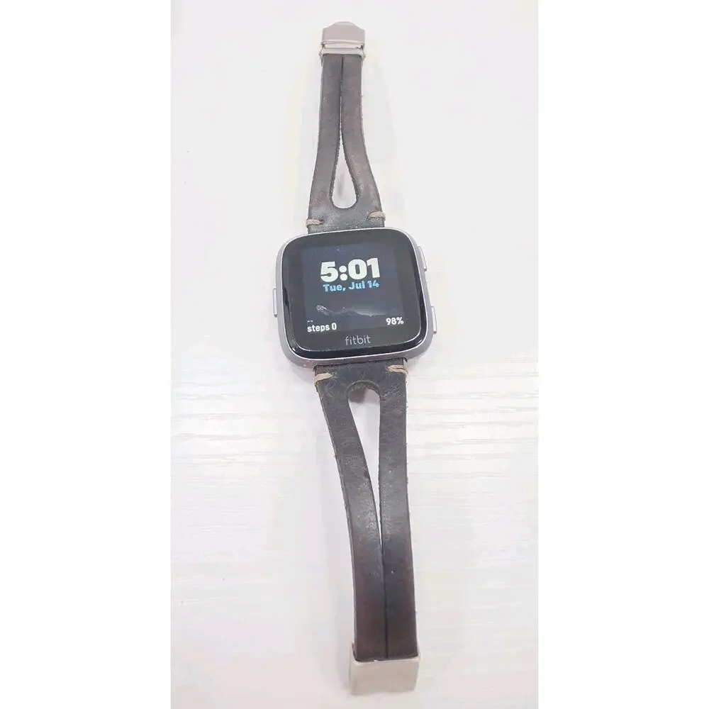 Fitbit Versa Smartwatch Fitness HR Bluetooth Activity Tracker W/ Charger F102